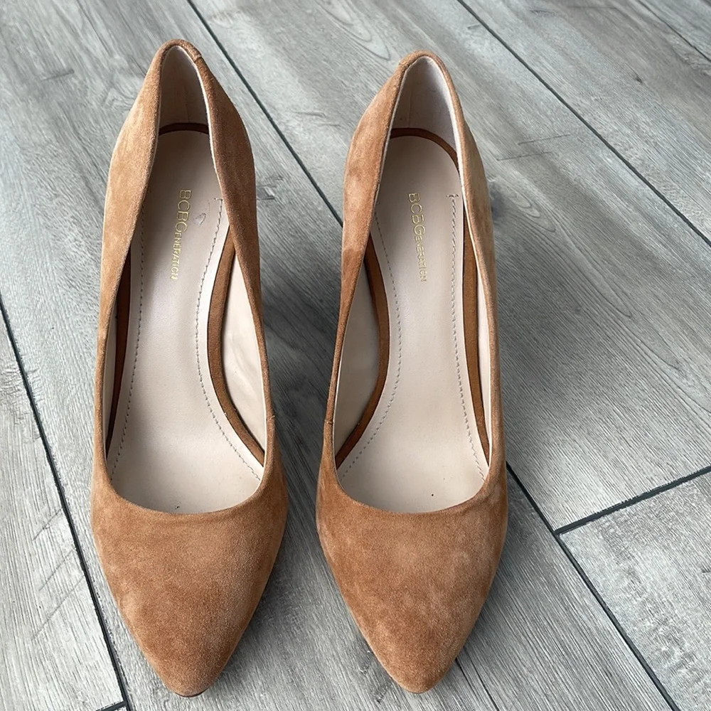 BCBGenteration Women Tan leather Heels Shoes Size 9.5 M